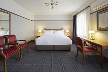 Hotel The Brassey Of Canberra