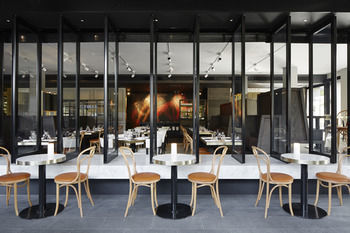 Hotel The Brassey Of Canberra