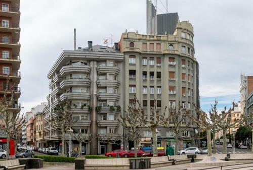Apartamento Housingle�n - Pleno Centro Con Garaje