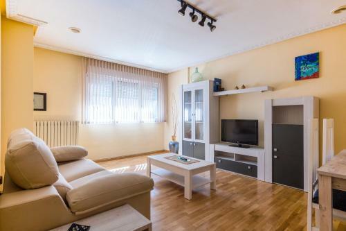 Apartamento Housingle�n - Pleno Centro Con Garaje