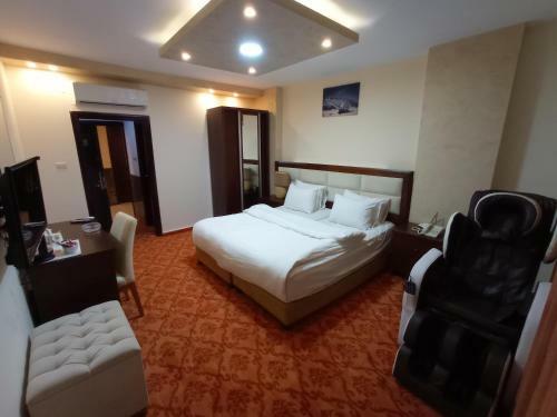 Golden Rose Hotel