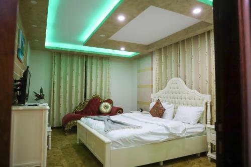 Golden Rose Hotel