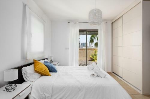 Water Front Blue Lguna Garden Apartment 2bd