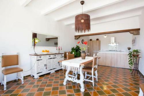 Villa Son Real Mansi�n En Un Lugar Aislado Con Increibles Vistas Panor�micas