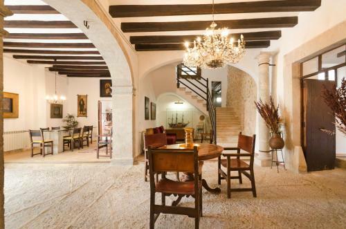 Villa Casa Se�orial �nica; Con Jacuzzi, Sauna Y Piscina.