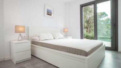 Villa 4 Bedroom Contemporary House, Llafranc, Costa Brava