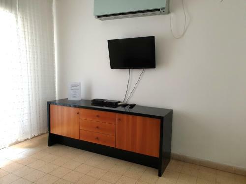 Kiryat Haim Beach Apartment By Domik