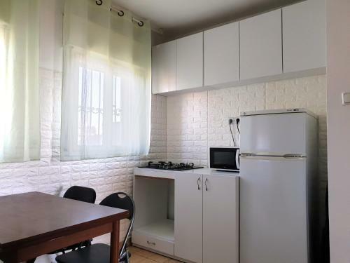 Kiryat Haim Beach Apartment By Domik