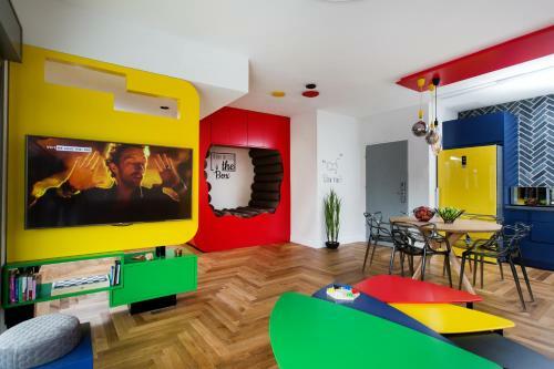 Colorful Bnb Apartment