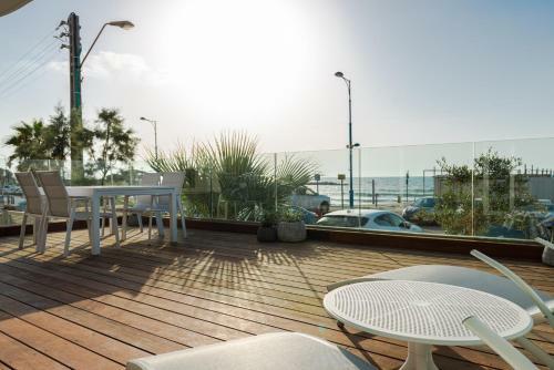 Apartamento Beachfront Deck - 20 Meters From The Beach