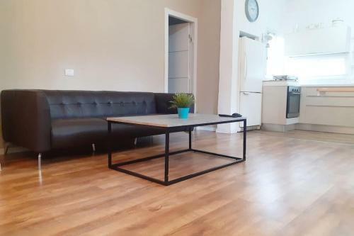Magical Apartment Close To The Baha'i Gardens