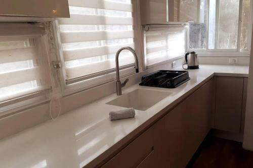 Magical Apartment Close To The Baha'i Gardens