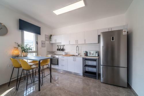 Apartamento German Colony Luxurious / 2 Bdrms Apt By Port City