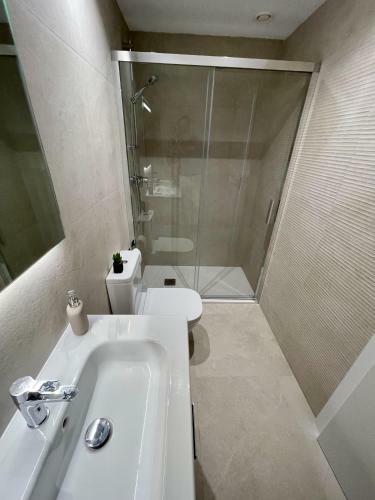 Apartamento Nuevo Junto Al Mar Con Plaza De Garaje!!