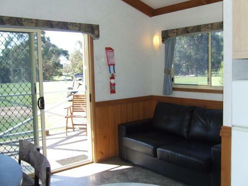 Lodge Western Ki Caravan Park & Wildlife Reserve