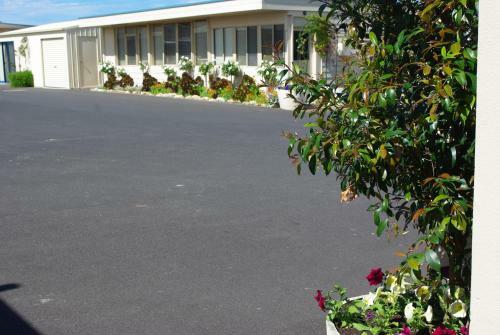 Lakeview Motel And Apartments