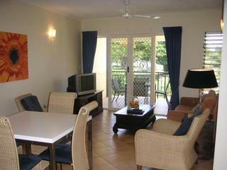 Aparthotel North Cove Waterfront Suites