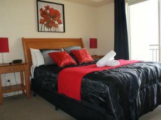 Aparthotel North Cove Waterfront Suites