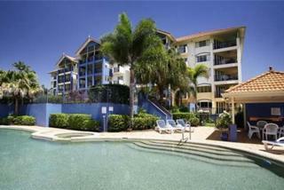 Aparthotel North Cove Waterfront Suites