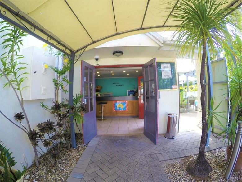 Hotel Crystal Garden Resort & Restaurant