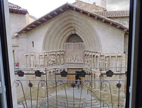 Calle San Bartolom�, 7 - 2. Piso Tur�stico