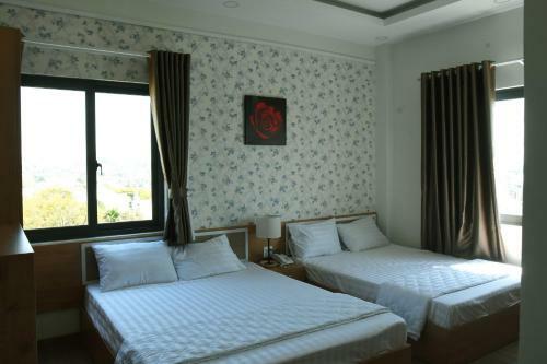 Hotel Kh�ch S?n Sky