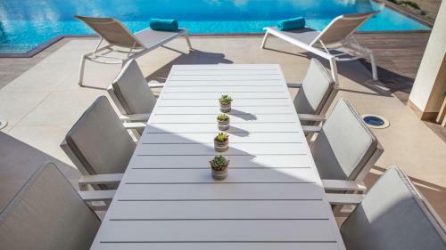 Villa Caraibas Modern Air-conditioned Vacation Home For Architectural Design Lovers
