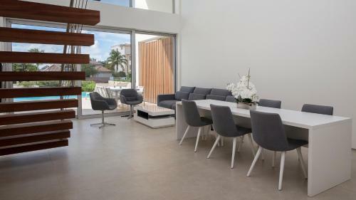 Villa Caraibas Modern Air-conditioned Vacation Home For Architectural Design Lovers