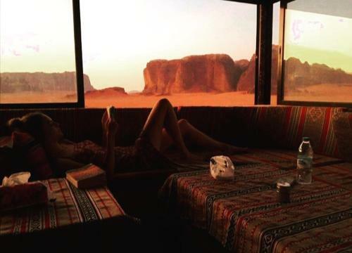 Bed & Breakfast Desert Colored