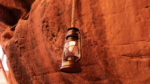 Bed & Breakfast Desert Colored