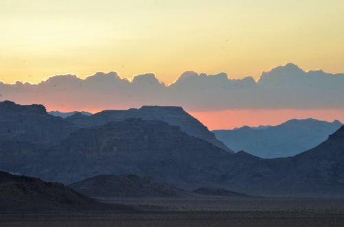 Wadi Rum Camp& Jeep Tour
