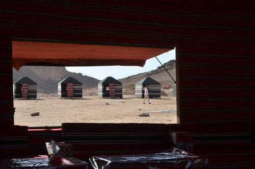 Wadi Rum Camp& Jeep Tour