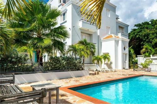 Luxury Seafront 4p Large Ground Floor Apartment