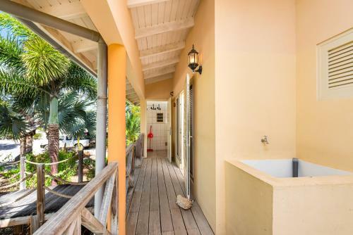 Hotel Bonaire Luxury Suites By Vrhost