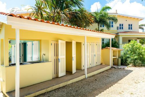 Hotel Bonaire Luxury Suites By Vrhost