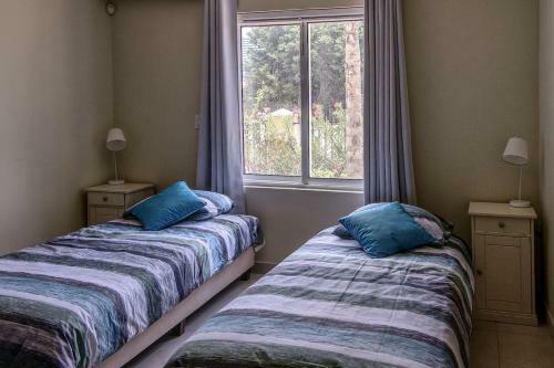 Charming Oceanfront Apartment, Great Location