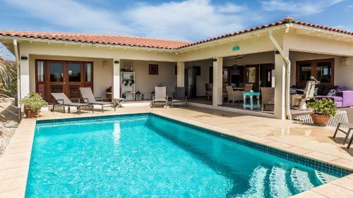 Casa Calida In Sabalpalm Villas