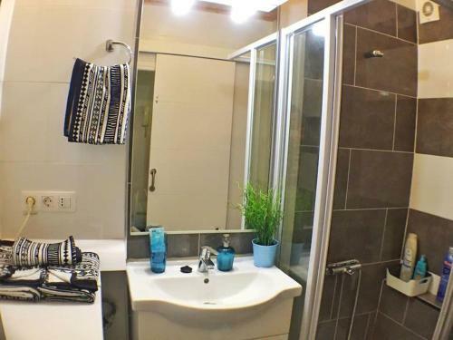 Apartamento Estudio Playa Canteras 2-4p Wifi 100mb