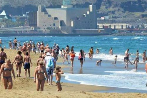 Apartamento Estudio Playa Canteras 2-4p Wifi 100mb