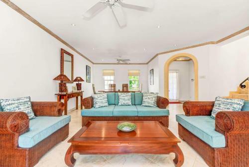 Villa Yellow Bells