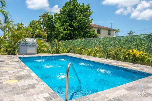 Impressive Private Pool Mandevilla Home 3 Min To Welches Beach