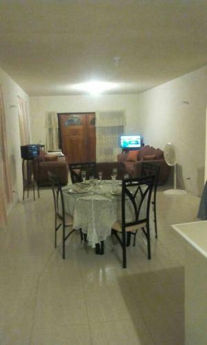 Apartamento Beautiful Ocean Breeze Home In Silver Hill