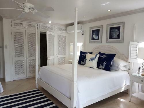 Ocean Blue Luxury Apartment - Beachfront - Glitter Bay 203