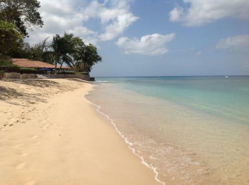 Ocean Blue Luxury Apartment - Beachfront - Glitter Bay 203