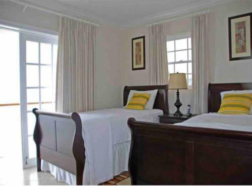 Bianca Bay 3 Bedroom West Coast Beach Front Villa