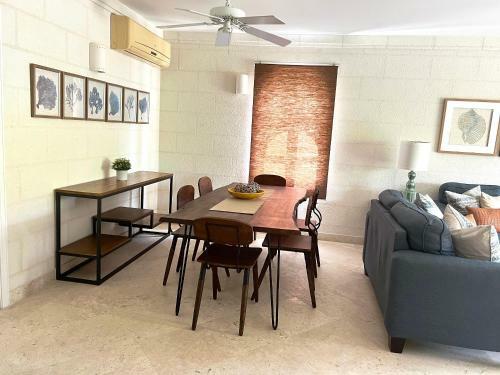 Royal Apartment At Westmoreland