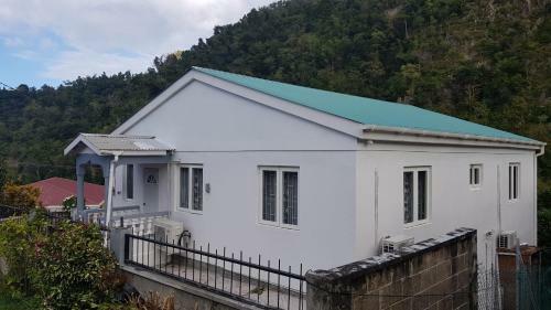 Charming Tropical 2-bed House In Soufriere