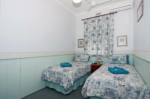 Hostal Jacaranda Guest House
