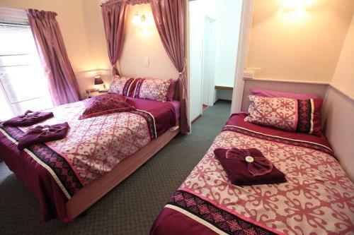 Hostal Jacaranda Guest House