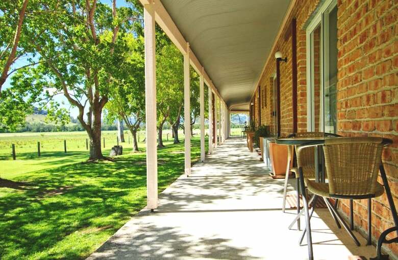 Gloucester Country Lodge Motel